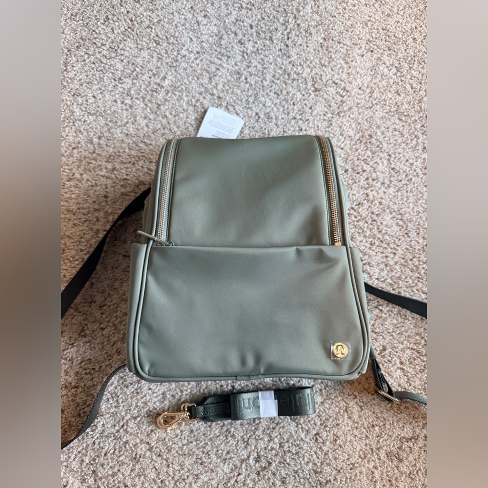 Lululemon City Essentials Small Backpack 10L Bay Leaf Green NWT - Picture 6 of 10
